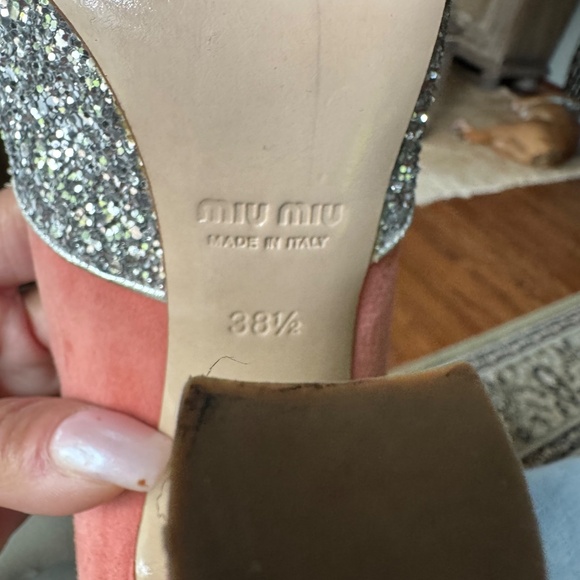 Outstanding pair of Miu Miu shoes. Size 38 1/2 - 4 1/2 inch heel. - Picture 7 of 9